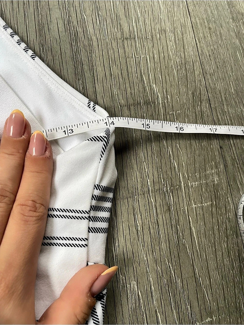 Buffbunny Collection Candy Wrap Sports Bra Plaid White & Black Medium - Picture 5 of 6